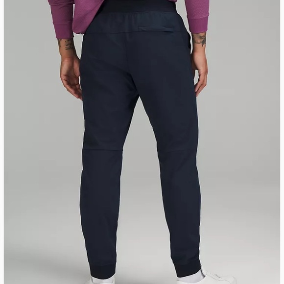 Lulumon jogger shorter 1 navy 1 black pair - Picture 5 of 5